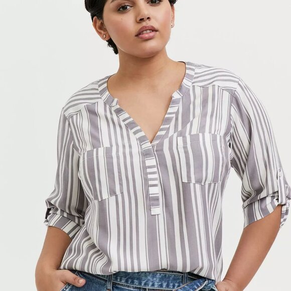 Torrid Harper Chambray Fit Pullover 3 4 Sleeve Blouse 3X - Picture 2 of 15